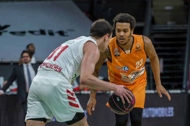 激烈反应 激烈反应