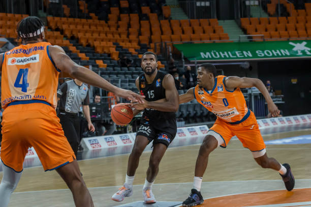 是绿茵场上 是绿茵场上